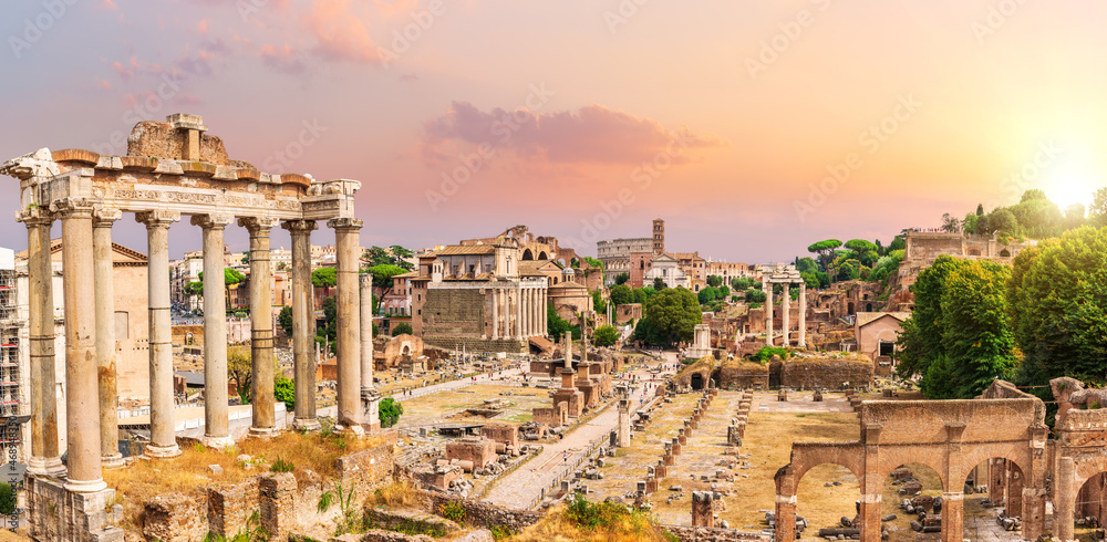 A panoramic view of the Roman Forum ruins